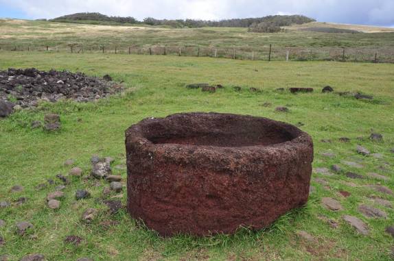 Um Pukao, ou o cabelo de um Moai (em Rapa Nui (ou Ilha de Páscoa), ilha chilena no meio do Oceano Pacífico)